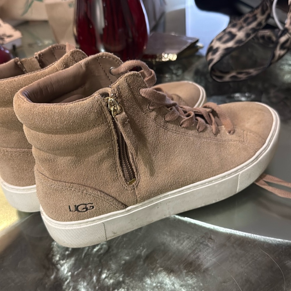 UGG Sneakers